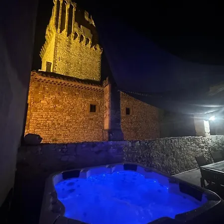 Hébergement de vacances Maison Traditionnelle Gardoise Avec Jacuzzi 5 Personnes 3 *